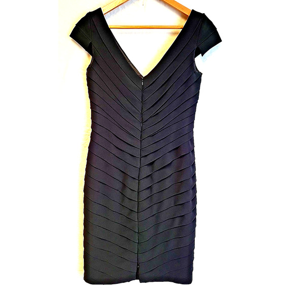 Carmen Marc Valvo Bandage Dress Little Black Dress LBD Cocktail Party Size 6 - Picture 2 of 11